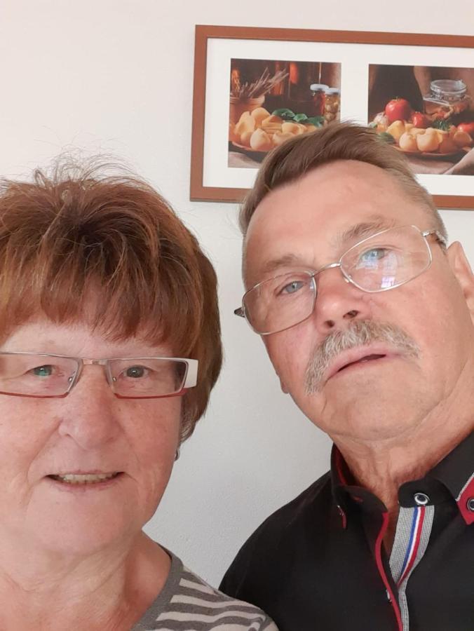 Der Kleine Bauernhof Keine Arbeiter Zadnych Pracownikow Appartement Lubiatow  Buitenkant foto