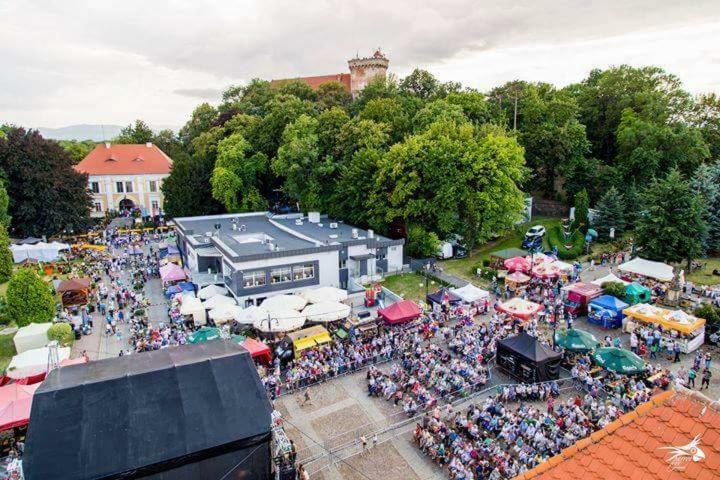 Der Kleine Bauernhof Keine Arbeiter Zadnych Pracownikow Appartement Lubiatow  Buitenkant foto
