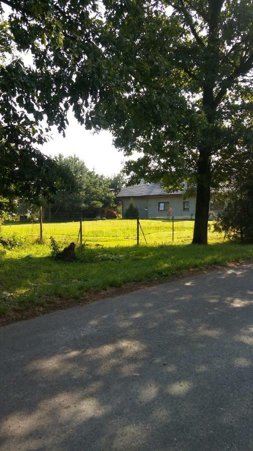 Der Kleine Bauernhof Keine Arbeiter Zadnych Pracownikow Appartement Lubiatow  Buitenkant foto